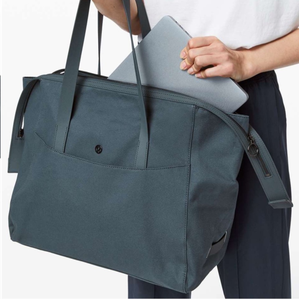 Lululemon All Avenues Bag *26L Color: Nightcap